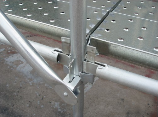 Section conjointe de Kwikstage