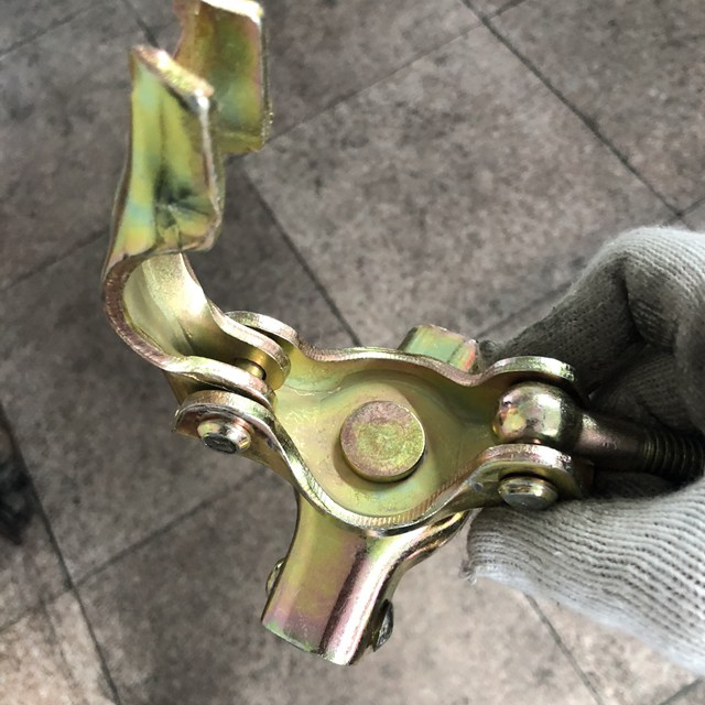 EN74 BS1139 Prix de serrage pressé