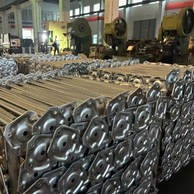 v&eacute;rins de mise &agrave; niveau d"&eacute;chafaudage creux