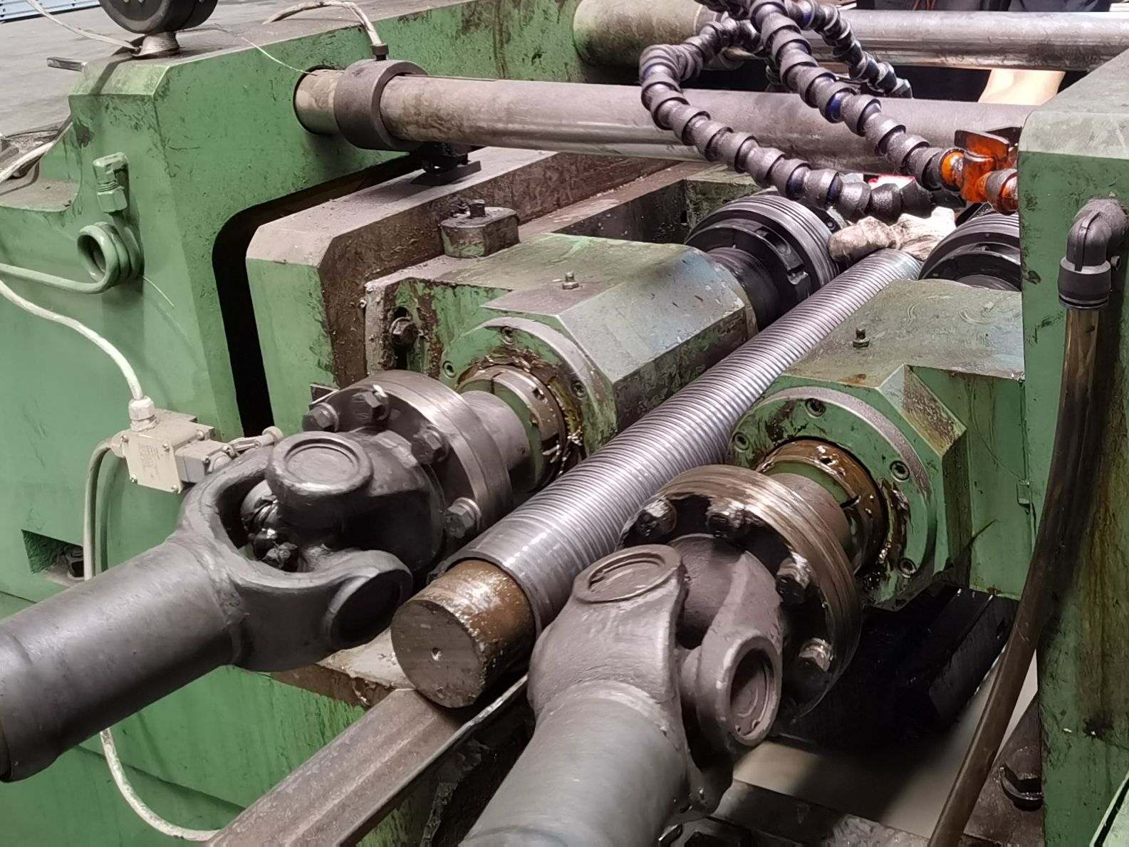 Usinage du tuyau en acier lisse en tuyau en acier filet&eacute;