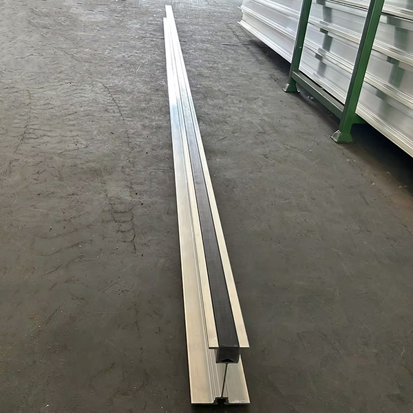 Poutre en aluminium I